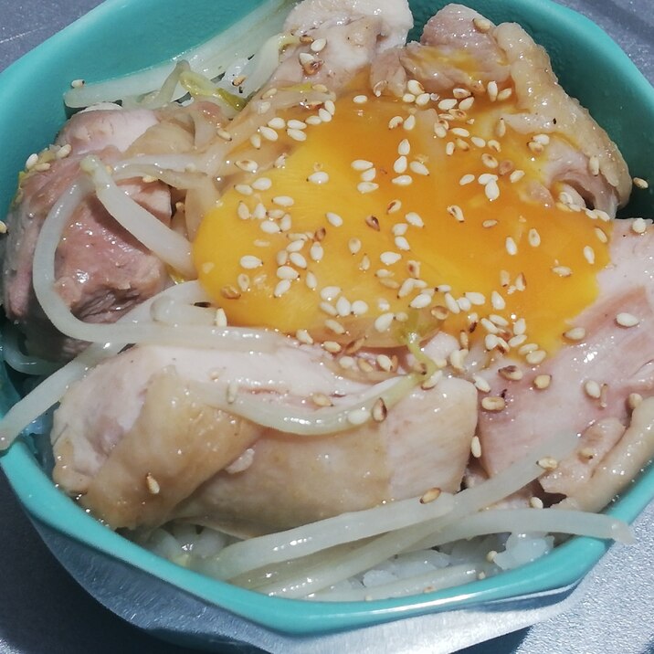 もやしで簡単！塩ダレでとじない親子丼